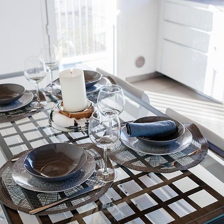 White Attic - By Myhomeincomo Camnago Volta Exterior foto