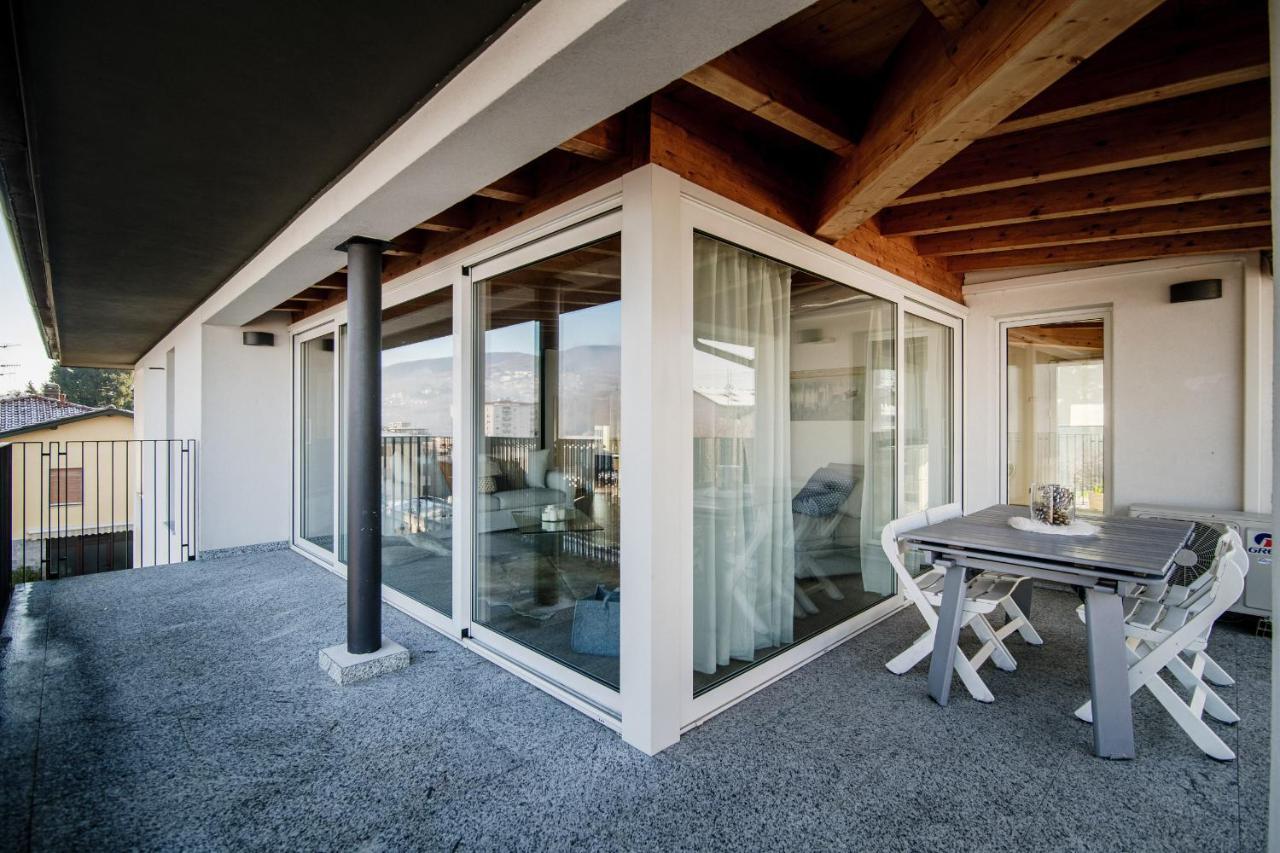 White Attic - By Myhomeincomo Camnago Volta Exterior foto